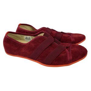 Iconic Women's Rover Slip On In Maroon Size 5.5